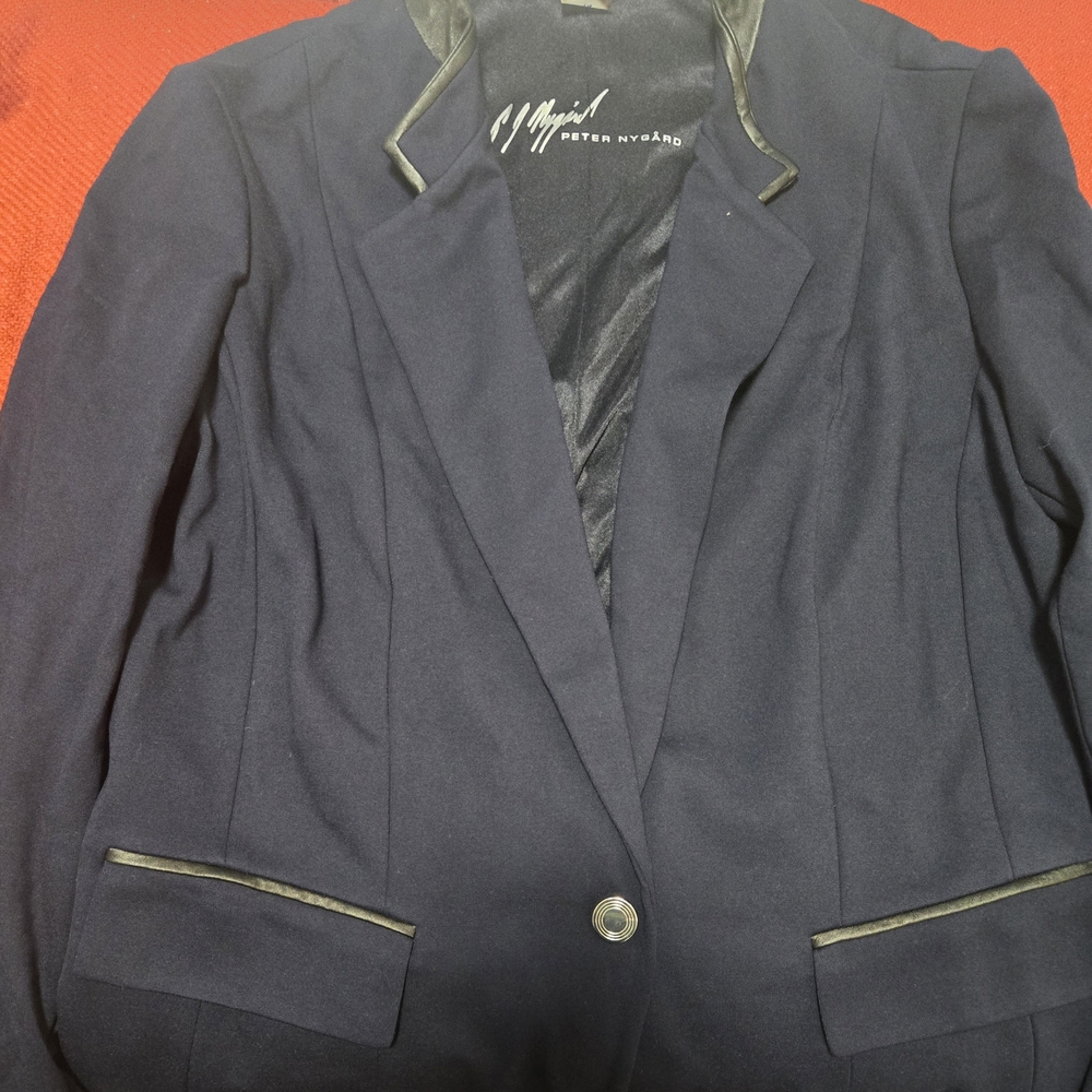 Peter Nygard Women's Navy Blazer